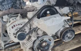 Двигатель без навесного для Opel Astra 2015 года на фотографиях