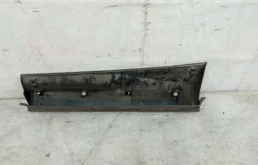 Накладка заднего бампера правая для Toyota RAV4 2015 года на фотографиях