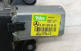 Мотор стеклоочистителя для Mercedes-Benz M class 2007 года на фотографиях