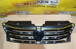 Решетка радиатора для Renault Duster 2011 года на фотографиях