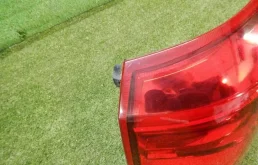 Фонарь правый для Toyota Land Cruiser 2015 года на фотографиях