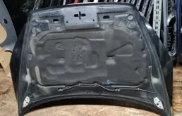 Капот для Volvo S40 2007 года на фотографиях