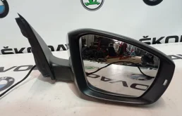Зеркало боковое правое для Skoda Octavia 2020 года на фотографиях