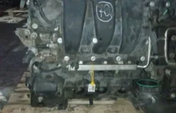 Двигатель без навесного для Ford Explorer 2012 года на фотографиях