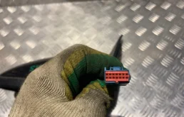 Стекла и зеркала для Volvo S40 2002 года на фотографиях