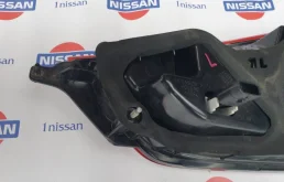 Фонарь внутренний левый для Nissan Qashqai 2018 года на фотографиях