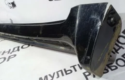 Накладка порога левая для Toyota Land Cruiser 2008 года на фотографиях