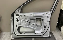 Дверь передняя правая для Audi A6 2013 года на фотографиях