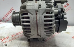 Генератор для Audi A4 2003 года на фотографиях