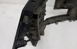 Бампер для Cadillac Escalade 2009 года на фотографиях