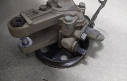 Насос ГУР для Kia Rio 2016 года на фотографиях