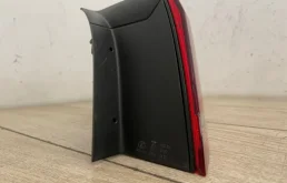 Фонарь внешний правый для Volkswagen Passat 2017 года на фотографиях