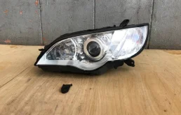 Фары для Subaru Legacy 2008 года на фотографиях