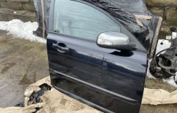 Дверь передняя правая для Volvo S40 2011 года на фотографиях