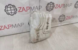 Бачок стеклоомывателя задний для Nissan Qashqai 2011 года на фотографиях