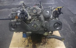 Двигатель для Subaru Legacy 1998 года на фотографиях