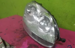 Фара ксенон левая для Volkswagen Jetta 2009 года на фотографиях