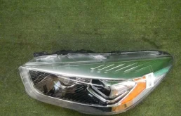 Фара левая для Ford Kuga 2015 года на фотографиях