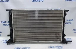 Радиатор охлаждения ДВС для Audi A4 2014 года на фотографиях