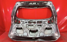 Дверь багажника для Toyota RAV4 2014 года на фотографиях