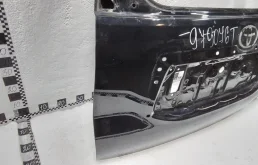 Крышка багажника для Toyota Land Cruiser 2020 года на фотографиях