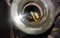 Двигатель для Nissan Pathfinder 2000 года на фотографиях