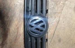 Бампер для Volkswagen Polo 2008 года на фотографиях