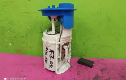 Топливный насос для Volkswagen Passat 2009 года на фотографиях