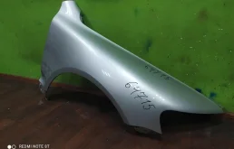 Крыло правое для Volkswagen Touareg 2002 года на фотографиях