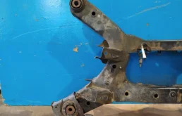 Задний подрамник для Nissan Murano 2011 года на фотографиях