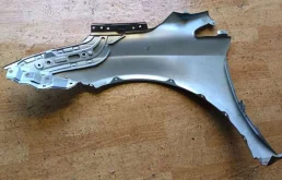 Крыло правое для Toyota Avensis 2018 года на фотографиях