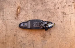 Двери для Mazda MPV 1999 года на фотографиях