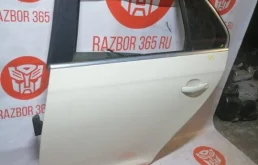 Дверь задняя левая для Volkswagen Jetta 2009 года на фотографиях