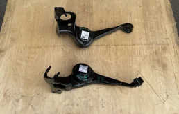 Рычаг продольный задний левый для Toyota RAV4 2004 года на фотографиях