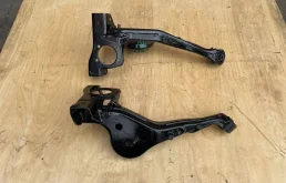 Рычаг продольный задний левый для Toyota RAV4 2004 года на фотографиях