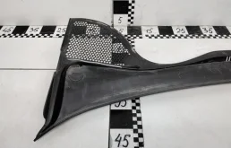 Жабо правое для Volkswagen Polo 2013 года на фотографиях