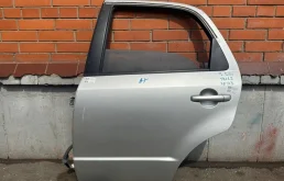 Дверь задняя левая для Suzuki SX4 2015 года на фотографиях