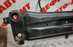 Балка передняя поперечная для Suzuki Grand Vitara 2006 года на фотографиях