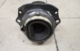 Опора двигателя передняя левая верхняя для BMW X5 на фотографиях