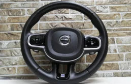 Руль для Volvo XC90 2016 года на фотографиях