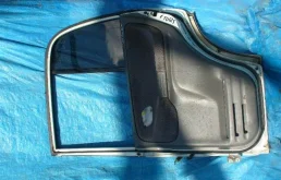 Дверь задняя правая для Suzuki Grand Vitara 2004 года на фотографиях