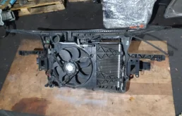 Панель радиатора (телевизор) для Volkswagen Polo 2008 года на фотографиях