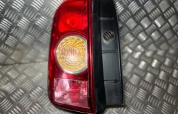 Фонарь левый для Renault Duster 2014 года на фотографиях