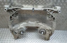 Подрамник двигателя для BMW 5er 2014 года на фотографиях