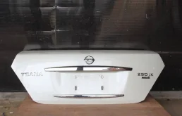 Крышка багажника для Nissan Teana 2006 года на фотографиях