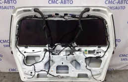 Крышка багажника для Mercedes-Benz C class 2010 года на фотографиях