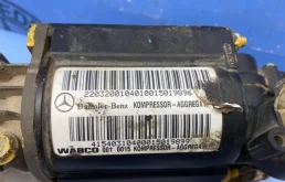 Компрессор пневмоподвески передний для Mercedes-Benz S class 2004 года на фотографиях