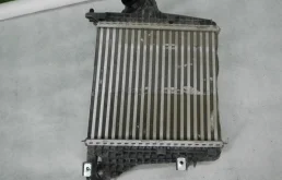 Интеркулер левый для Audi Q8 на фотографиях