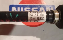 Привод передний левый для Nissan X-Trail 2017 года на фотографиях