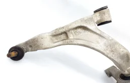 Рычаг передний правый нижний для Infiniti FX 2005 года на фотографиях